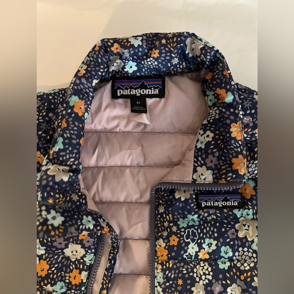 Patagonia floral puffy jacket, Size 3T - Picture 4 of 4